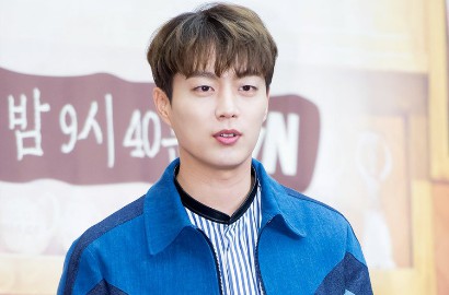 Jadi Seleb Populer, Awas Terpesona Kerennya Yoon Doo Joon di 'Radio Romance'