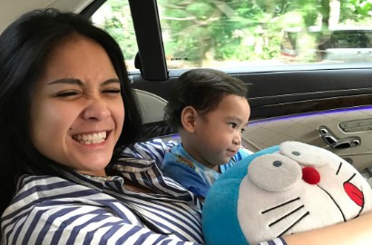 Cuek Suami Diledek Cemburu Ayu Ting Ting Mau Nikah, Nagita Sibuk Urus Tes Sekolah Rafathar