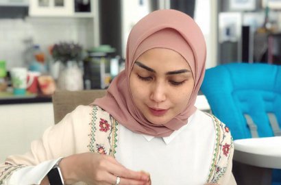 Banyak Sanjungan Pasca Berhijab, Fenita Arie Merasa Sedang Diuji