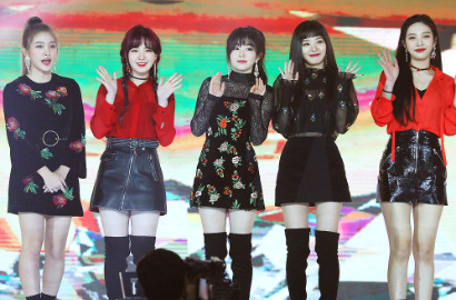 Bahas Soal Konser Perdana Agustus 2017 Lalu, Red Velvet Curhat Kompak Nangis