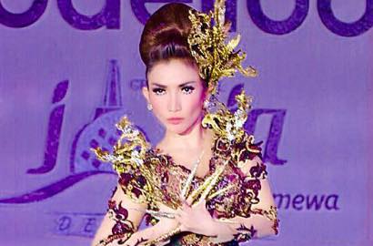 Roro Fitria Lakukan Ritual Ini dan Tulis Hashtag 'Magis', Netter Ingatkan Soal Syirik