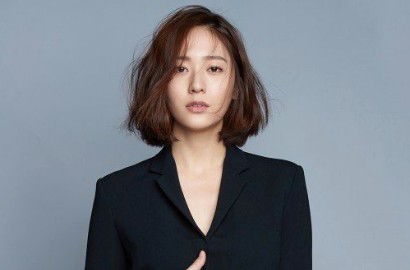 Dekat Sejak Predebut, Krystal Sebut Member f(x) Seperti Keluarga