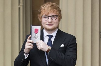 Unggah Foto Romantis, Ed Sheeran Umumkan Tunangan dengan Teman Masa Kecil