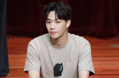 Tunjukkan Kebiasaan di Rumah, Begini Tingkah JB GOT7 di Saat Tiduran Hingga Makan