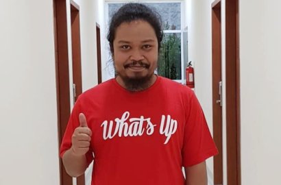Keluar Payung Teduh, Is Terbukti Mulai Bersolo Karier?