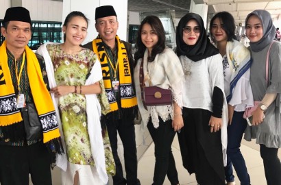 Ayu Ting Ting Bocorkan Sifat 'Calon Suami', Titip Doa Agar Segera Nikah ke Ayah Rozak?