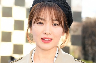 Bukan Joong Ki, Hye Kyo Bikin Gemes Pose Unyu Bareng Kakak