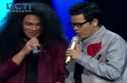 Keren, Chandra Duet dengan Armand Nyanyi Lagu Gigi di 'Indonesian Idol'