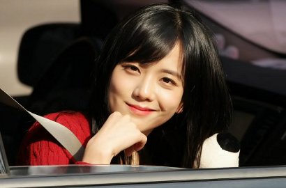 Usung Gaya Imut Saat Berangkat ke Jepang, Jisoo Black Pink Tuai Pujian