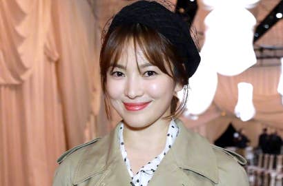 Bertemu di Paris, Song Hye Kyo Foto Bareng Perancang Gaun Pernikahannya
