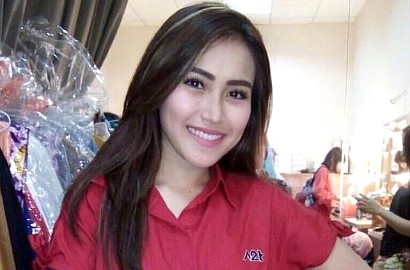 Ayu Ting Ting Ngeles Kebelet BAB Saat Ditanya Nikah, Harga Gaun Pengantin dari Igun Terungkap