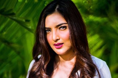 Ashanty Unggah Foto Pernikahan Ibunda, Netter Kaget Wajah Sang Ayah Mirip Pacar Aurel