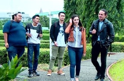 Tampilkan Adegan Fighting di 'Anak Langit', Netter Takjub Aksi Ranty Maria cs