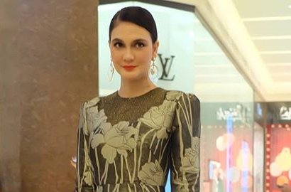 Luna Maya Nangis, Mbah Mijan Ungkap Ramalan Mengejutkan Soal Tak Nikahi Reino
