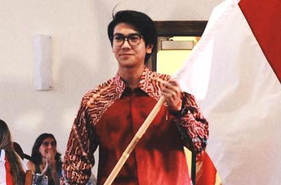 Terbukti Sukses Perankan Dilan, Iqbaal Pernah Diincar Ernest Main 'Ngenest'