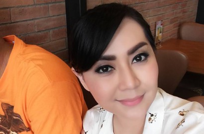 Diduga Sering Bawa Laki-Laki, Rumah Tessa Kaunang Digerebek Warga
