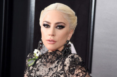Gaya Rambut Lady GaGa Jadi Sorotan, Elton John cs Tampil Menggoda di Grammy Awards 2018