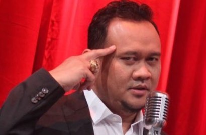 Usai Najwa Shihab, 5 Jurus 'Pura-Pura' Ala Politikus Dari Cak Lontong Ini Kocak Banget