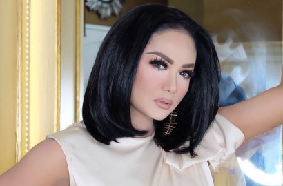Krisdayanti Naik Becak Sambil Tenteng Tas Hermes, Netter: Tetap Aja Maksa!