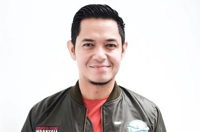 Ingin Berdakwah, Dude Harlino Mau Jadi Ustaz?