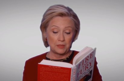 Muncul dan Baca Buku 'Fire and Fury' di Grammy Awards, Hillary Clinton Sindir Donald Trump?