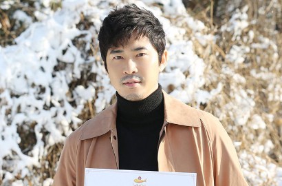 Kang Ji Hwan cs Misterius di Poster Karakter 'Children of a Lesser God'