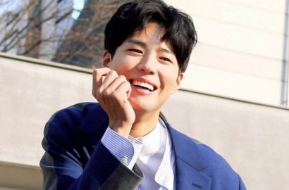Ganteng Abis, Park Bo Gum Goda Fans Pose Cool di Pemotretan Ini