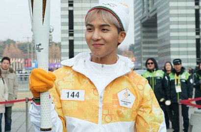 Keren Banget, Staf YG Pamerkan Hadiah Lukisan dari Song Min Ho Winner
