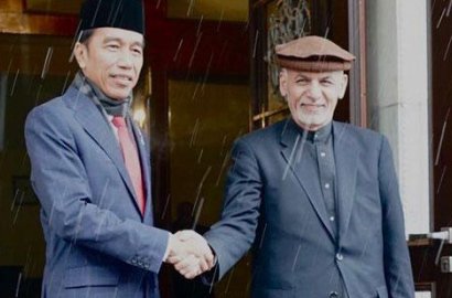 Jokowi Dianggap Pencitraan Jadi Imam di Afghanistan, Ketua MPR: Dia Sudah Biasa