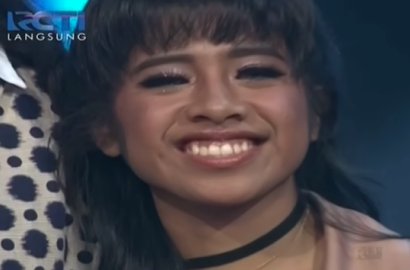 Tersingkir di 'Indonesian Idol', Mona Magang Sedih Harus Berpisah dengan Kontestan Lain