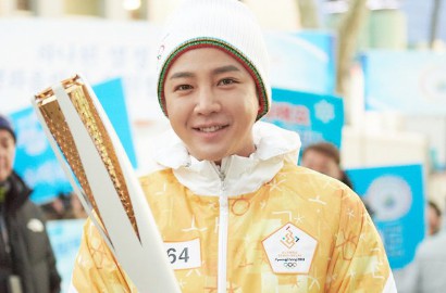 Jadi Duta Resmi, Cerianya Jang Geun Suk Bawa Obor PyeongChang Winter Games