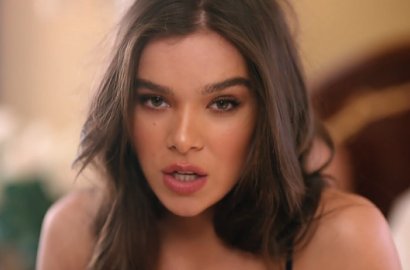 Isi OST 'Fifty Shades Freed', Hailey Steinfeld Rilis MV 'Capital Letters'