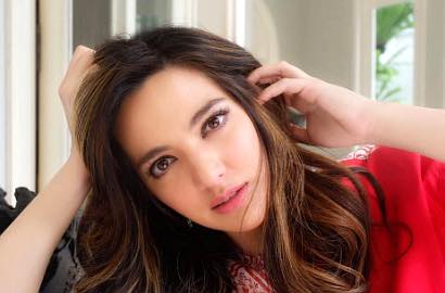 Cantiknya Keterlaluan, Nia Ramadhani Disebut sebagai Barbie Hidup di Foto Ini