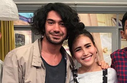 Dada 'Nemplok' ke Tubuh Reza Rahadian, Ayu Ting Ting Dihina Haters Wanita Murahan