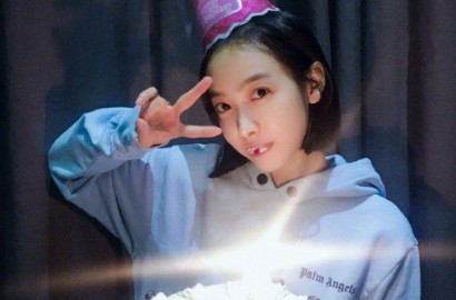 Obati Kangen Fans, Victoria Girang Pamer Kue Ultah Super Besar dan Lezat