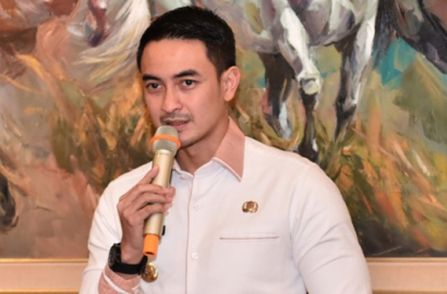 Resmi Jadi Tersangka Suap APBD Jambi, Zumi Zola Dilarang Pergi ke Luar Negeri