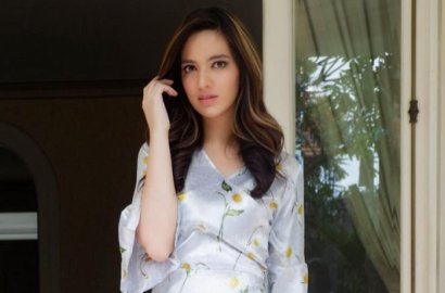 Kue Kekiniannya Dibilang YouTuber Tak Enak Mirip Roti Warung, Nia Ramadhani: Kasar Banget