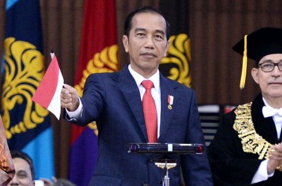 Kritik Masalah Negara, Ketua BEM UI Acungkan 'Kartu Kuning' ke Presiden Jokowi
