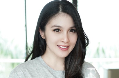 Terlihat Makin Kurus dan Beda di Foto Ini, Sandra Dewi Kelelahan Urus Bayi?