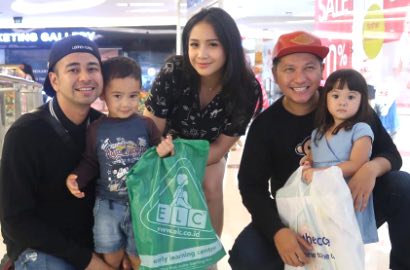 Imutnya Rafathar-Gempi Malu-Malu Saat Terciduk 'Kencan' Sambil Gandengan Tangan
