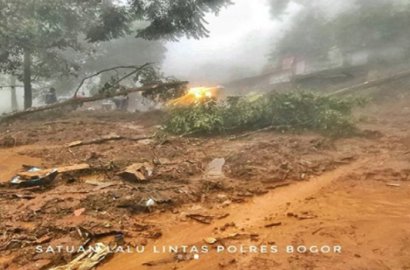 Longsor di Bogor, Jalur Kereta Api Dihentikan Sementara Akibat Rel Menggantung