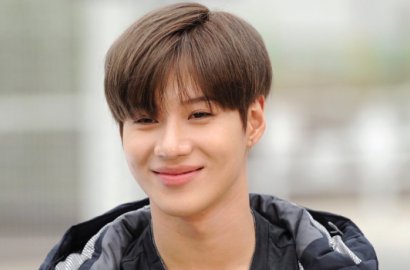 Jadi Model Brand Sepatu Populer, Taemin Bikin Meleleh di Foto Ganteng Ini