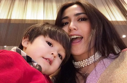 Foto Bareng, Netter Takjub Lihat Wajah El Barack Mirip Ayah Jessica Iskandar