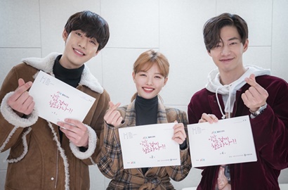Cerianya Kim Yoo Jung Diapit Ahn Hyo Seop-Song Jae Rim di Baca Naskah Drama JTBC