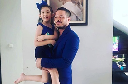 Unggah Foto Manis, Zack Lee Tulis Pesan Menyentuh di Ultah Putrinya