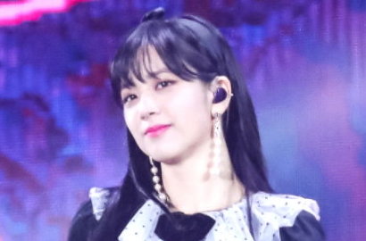 Seksi Pamer Bahu dan Paha Mulus, Jisoo Black Pink Banjir Pujian