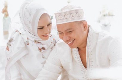 Sah Nikahi Angel Lelga, Vicky Prasetyo Langsung Acungkan Dua Telunjuk