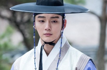 Ganteng Banget, Awas Kesengsem Yoon Shi Yoon Pakai Hanbok di 'Grand Prince'