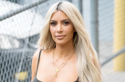 Pamer Foto Setengah Telanjang, Kim Kardashian Ngaku Dipotret Sang Anak