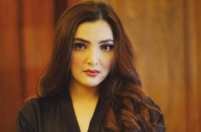 Bagian Dada Menyembul Saat Berpose Ala 'Lady in Red', Ashanty Larang Netter Nyinyir